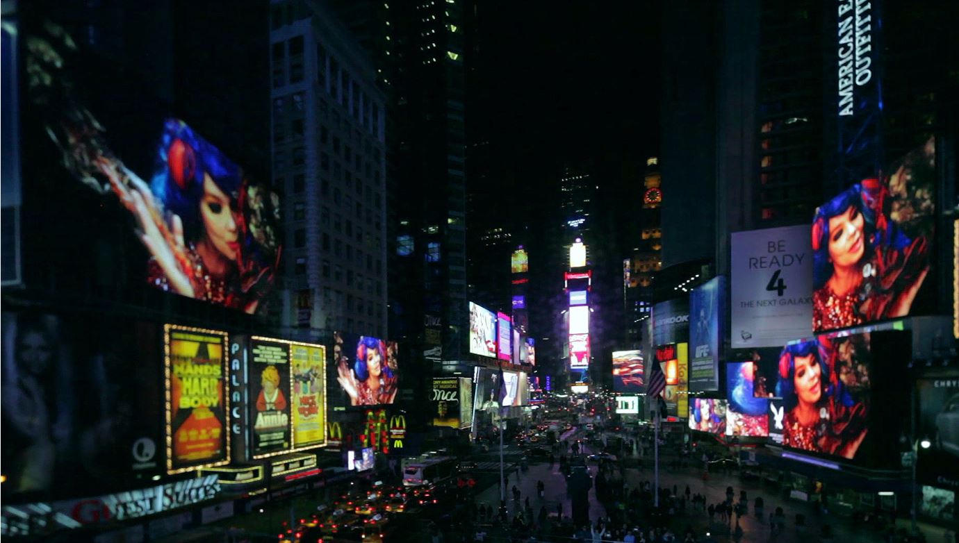 @David Bates, Jr., Bjork in Times Square, 2013