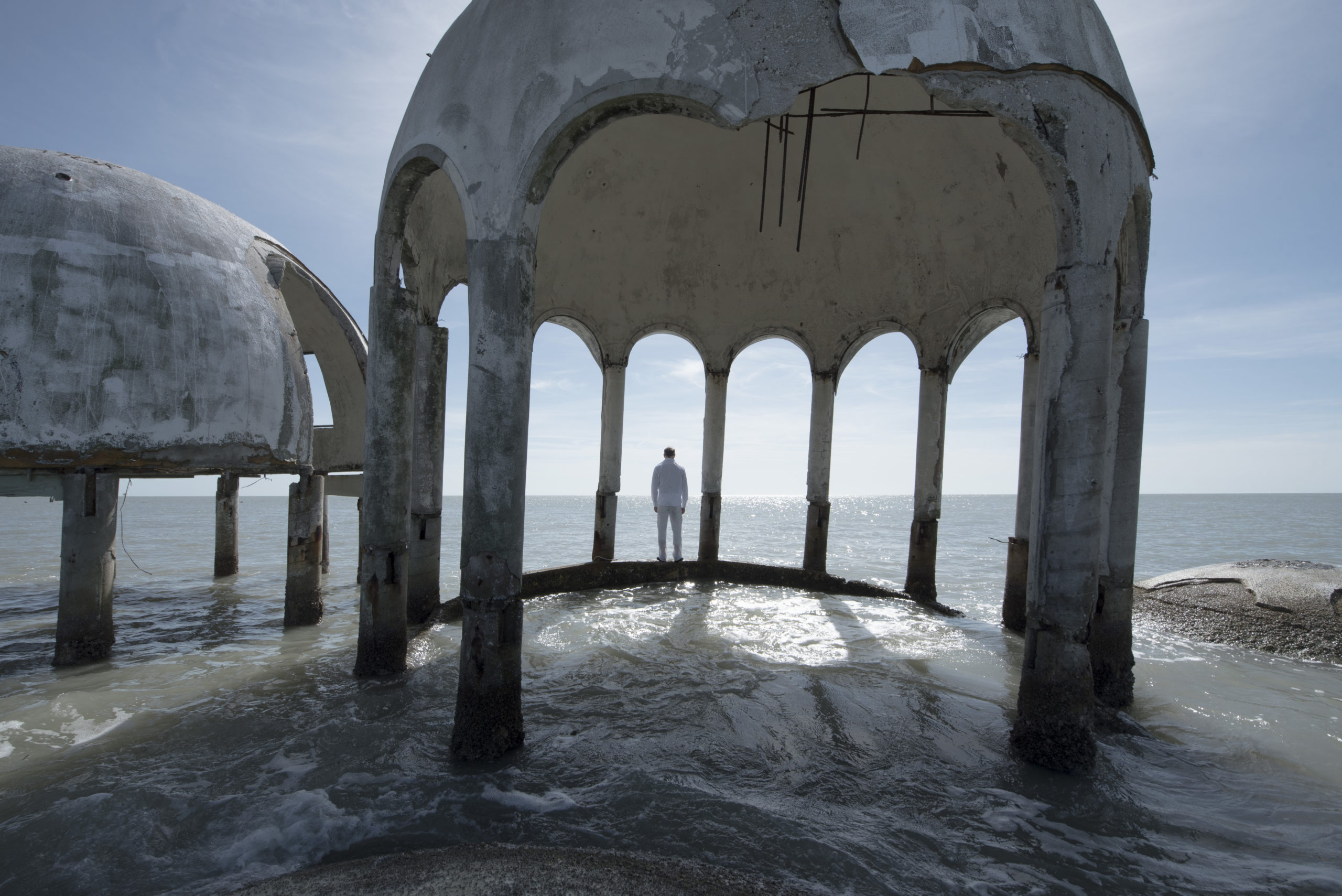 Re-enactment for a Future Scenario #2: Cape Romano, 2019 © Simon Faithfull, courtesy Courtesy Simon Faithfull & Galerie Polaris